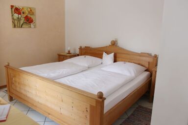 Schellenberger Hof - Doppelzimmer 2 mit Dusche/WC, 16 m²