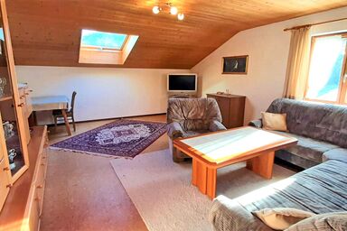 Ferienwohnung Schäffer - Ferienwohnung 105 qm mit drei separaten Schlafzimmern und Balkon