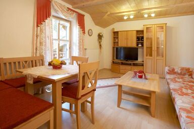 Gästehaus Apfelbacher - Ferienwohnung Specht