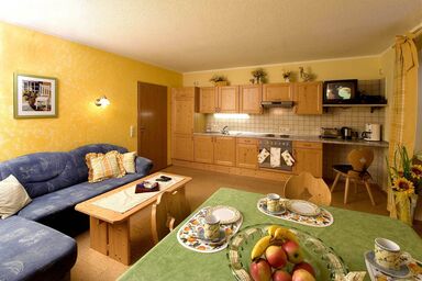 Ferienhof Hübner - Ferienwohnung Sonnenblume (60qm) mit Terrasse und Pergola für 4 Personen