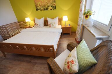 Ferienbauernhof Schuler - Ferienwohnung Sonnenblume mit Küche und überdachter Terrasse
