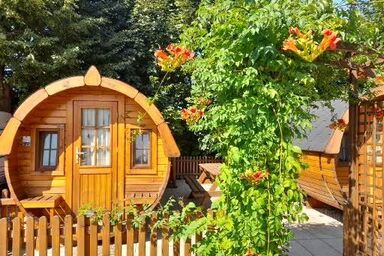 Camping Gutshof Donauried - Schlaffass-Camping