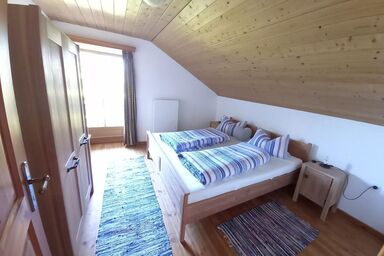 Landhaus Friedl - Ferienwohnung Veilchen im Obergeschoss