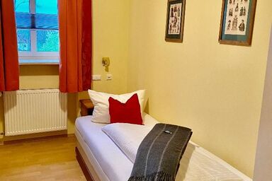 Schlosspension Ering - Einzelzimmer (14qm)