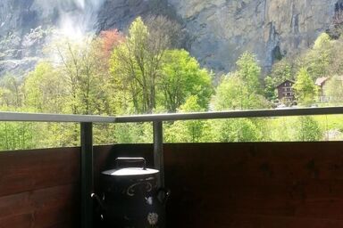 gegenüber den Staubbach Wasserfällen - gegenüber den Staubbach Wasserfällen .1