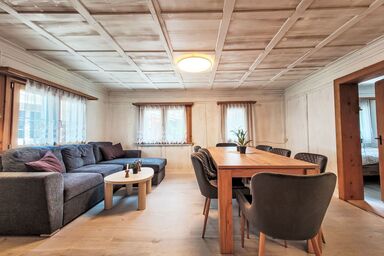 Glanzhirsch Küblis – nahe Klosters/Davos - Glanzhirsch Küblis – nahe Klosters/Davos .1