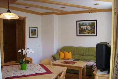 Biohof Gschwandt - Ferienwohnung Blumenwiese