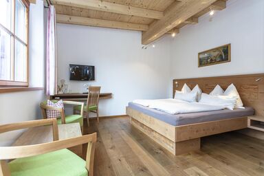 Brandstatthof - Familienzimmer Almrausch mit Dachterrasse