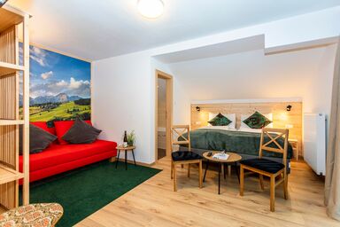 Sonnberg Lodge - Dreibettzimmer, Bad, WC, Balkon