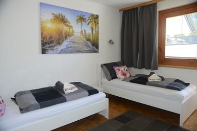 Pension Eule - Zweibettzimmer 6 mit Balkon