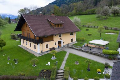 Kalthof - Familienzimmer, Dusche, WC, Bergseite