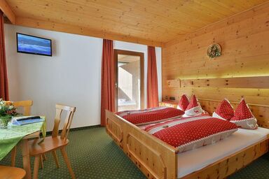 Pension Hüttwirt - Familie Weingartner - Doppelzimmer mit Dusche/WC, TV und WLAN