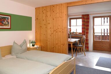 Ferienwohnungen Haas - Ferienwohnung Enzian mit Südbalkon