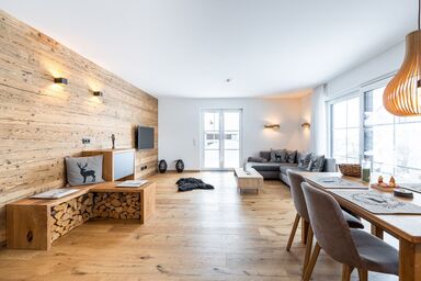 Zirbentraum - Ferienwohnung mit Bergblick, Parkplatz und Terrasse