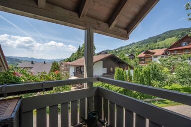 Iseler - Ferienwohnung mit Bergblick, Sauna und Balkon