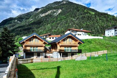 Summit Lodges - Natural Retreat Pfunds - Yellowstone Lodge