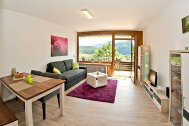 Ferienappartements Weissensee - App 5/38 - Modernes Appartement mit Balkon und Bergblick