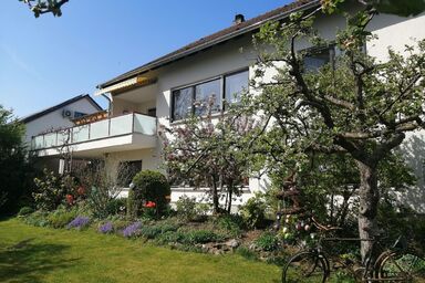 Große Ferienwohnung in Sinbronn mit Garten