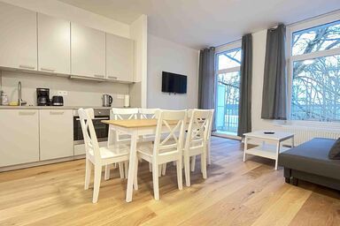 AM1O56 Übergangswohnung mit Balkon