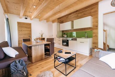 Ferienwohnungen Orth - Ferienwohnung 1 Die Grüne, modern und hochwertig ausgestattet