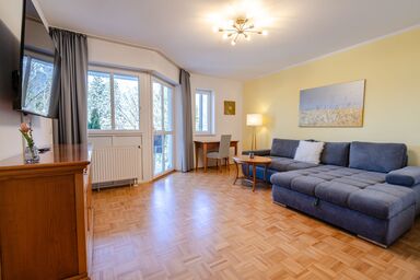Ferienwohnungen Tivoli - Appartement Nr. 26, 62qm, Bad mit Wanne, Wohn/ Schlafraum, Balkon
