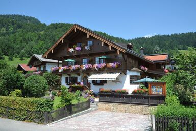 Gästehaus Breitenlohner - Zwei-Raum-Ferienwohnung Wilder Kaiser, 55qm, Dusche/WC, Küche, Balkon