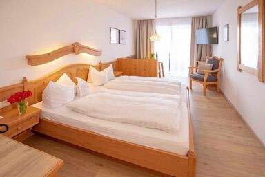 Gästehaus Grünäugl am See - 1 App. 1-Zimmer mit Kochnische Balkon und seitlichem Blick zum See