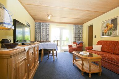 Beim Wiesenhansen inkl. Chiemgaukarte - Ferienwohnung 1, 55qm, Terrasse, Küche extra, 1 Schlafzimmer, max 2 Pers., WLAN