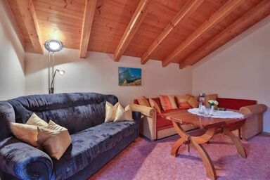 Haus Almfrieden - Appartment Lattenberg, 2-4 Personen, 55 qm, Küche, Balkon, Sitzgruppe, Dachgeschoss