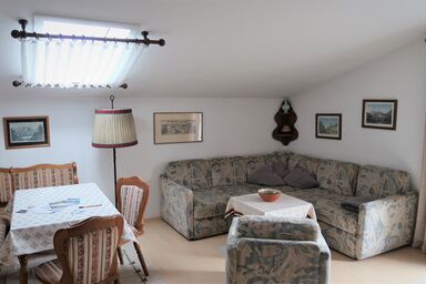 Ferienwohnung Zahnder inkl. Chiemgaukarte - Ferienwohnung 55 qm, Balkon, Küche extra, 2 Schlafzimmer, max 3 Pers - WLAN