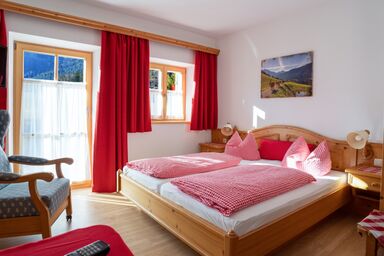 Gästehaus Hinterponholz - Doppelzimmer Nr. 1, Westterrasse, 22 qm, W-LAN, Allergikergeeignet, Erdgeschoss