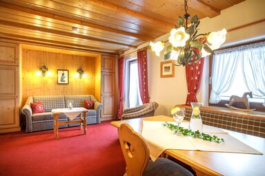 Steinberger Hof inkl. Chiemgaukarte - Rauschberg 50 bis 60 qm, Balkon, Küche, 1 Schlafzimmer, 1 Wohnzimmer, WLAN, 4 P.