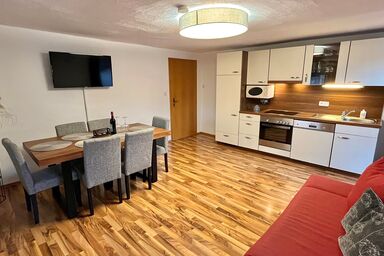 Gästehaus Staller inkl. Chiemgaukarte - Ferienwohnung Rauschbergblick**** 85 qm, Balkon, 1 Wohnküche, 2 Schlafz., 2 Bäder