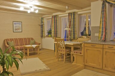 Ferienwohnungen Bauregger - Chiemgau Karte - Ferienwohnung Falkensee für 2 Personen mit Terrasse, 60 m²