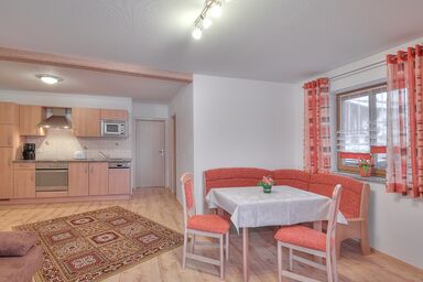 Ferienwohnung Gschwendtner - Chiemgau Karte - Ferienwohnung Orchidee für 1-4 Personen, 1 oder 2 Schlafzimmer, Terrasse, 58 m²