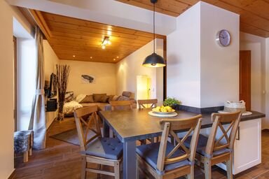 BERGSUCHT Ruhpolding- Chalet und Ferienwohnungen - Ferienwohnung Hochfelln 70 qm, 2 sep. Schlafz., 1 Wohnraum, Terr., max. 4 Pers.