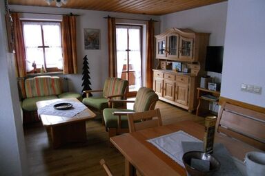 Haus Heistracher, Wohnungen Dorfstraße - Drei-Raum-Appartement 62qm mit Balkon und Bergblick