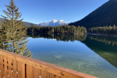 ALPEN EXPERIENCE - CVJM Aktivzentrum Hintersee, Jugendgästehaus - Dreibettzimmer See, 1-3 Personen, Dusche/WC, Balkon