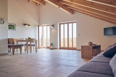Lehnerhof - Ferienwohnung Kastanie, 91 qm, zwei Schlafzimmer und Balkon