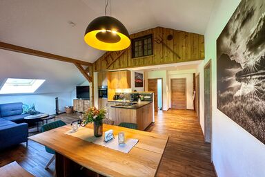 Gastager Hof inkl. Chiemgaukarte - Ferienwohnung Rauschberg 110qm, Balkon, 3 Schlafz., Wohnzi.,2 Badez., Kochnische