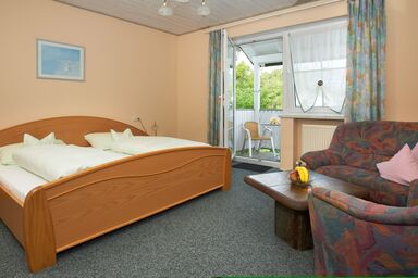 Pension Martinus - Doppelzimmer (30qm) mit kostenfreiem Frühstück