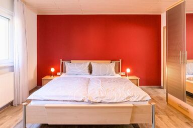 Domizil Nunn - Doppelzimmer individuell gestaltet. Kostenfreies WLAN.