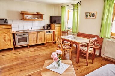 Der Breinhof- Euer Urlaubsbauernhof - Ferienwohnung Emerenz Meier mit Außentreppenaufgang