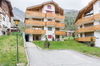 Dominic B2 - Dominic B2 .1