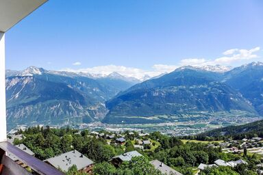 Europa Ouest / APT 74 - Europa Est 2 / APT 83 .1