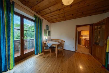 Blumenhof Elfi - FEWO Kräuter 53m² + Balkon