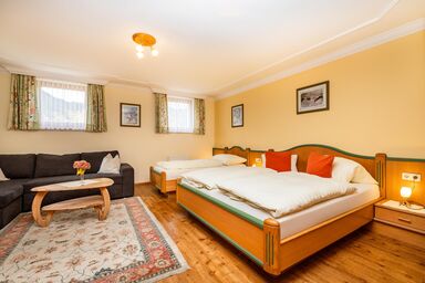 Haus Elisabeth - Familienzimmer mit Dusche, WC