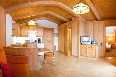 Ferienhaus Alpina - Dorfblick