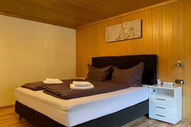 Haus St. Martin - Zimmer Spullersee - Doppelzimmer, Bad, WC