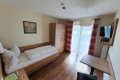 Gästehaus Alpina - Einzelzimmer mit Terrasse